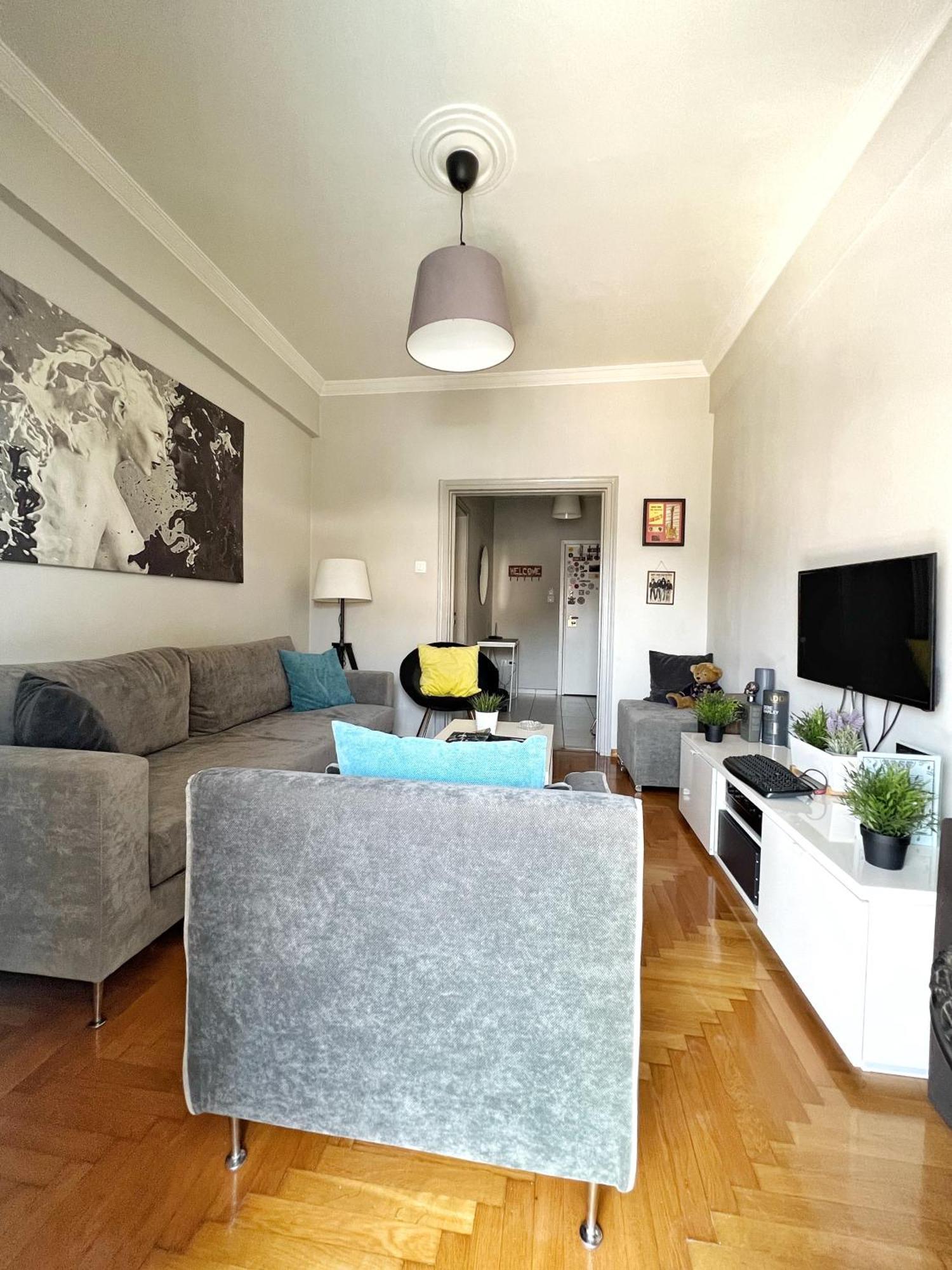 Mario's Comfortable Local Apartment, Next To Metro Station, Close To Acropolis Athens