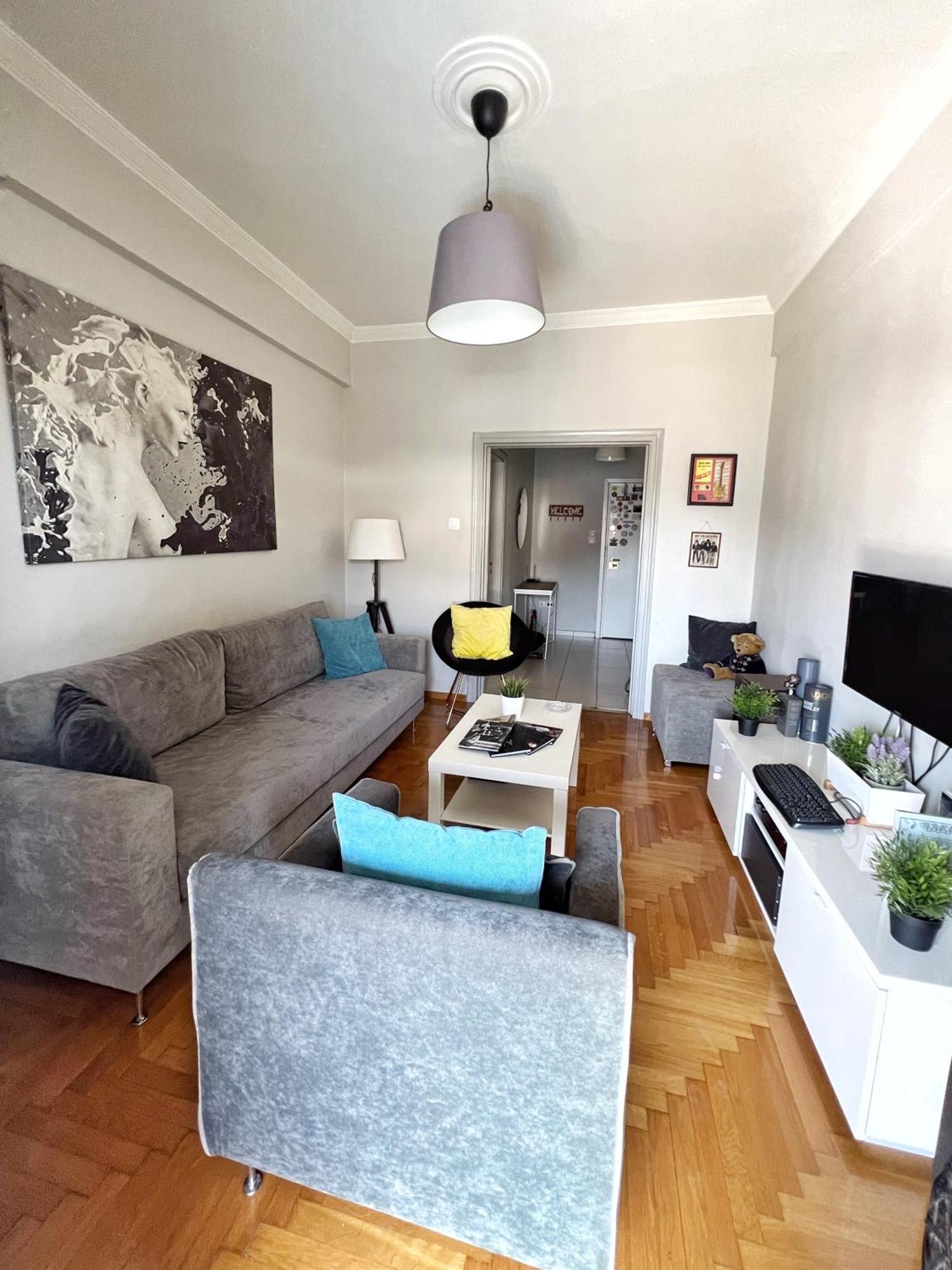 Mario's Comfortable Local Apartment, Next To Metro Station, Close To Acropolis Apartmán *