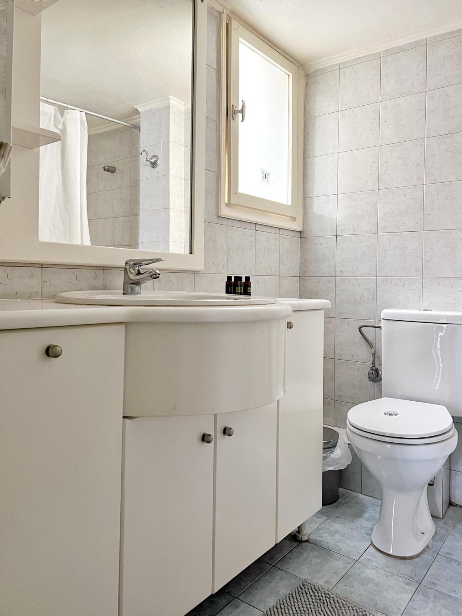 Mario's Comfortable Local Apartment, Next To Metro Station, Close To Acropolis *