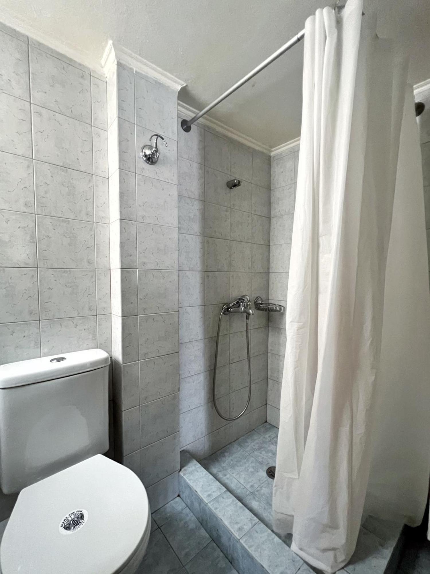 Mario's Comfortable Local Apartment, Next To Metro Station, Close To Acropolis Apartment